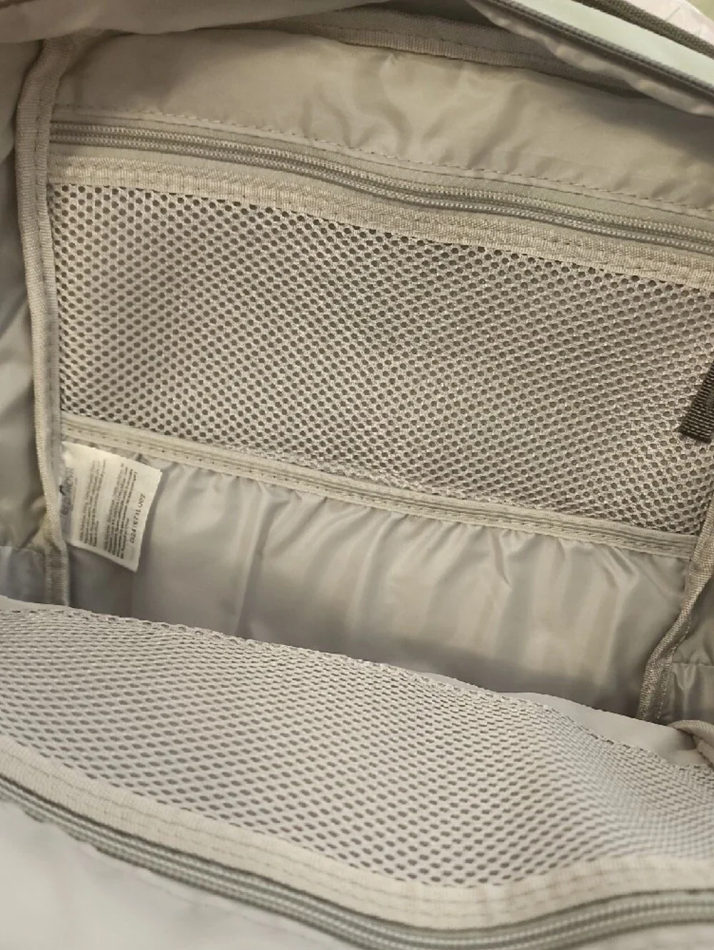 Minimalist Sage Green Diaper Bag – Parent-Friendly Organizer
